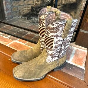 Ariat Men's Cowboy Boots in Camo and Tan